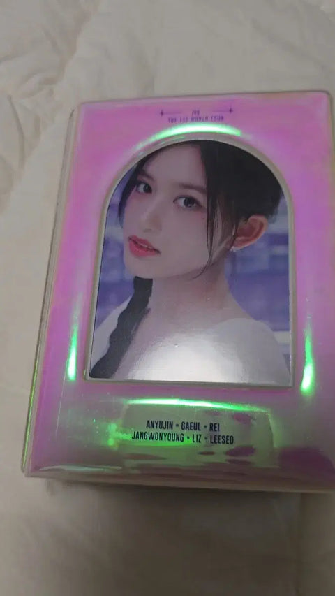 IVE Lee-seo photocard binder + photocards inside the binder included