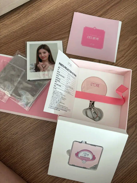 Sản phẩm IZ*ONE Eyes On Me