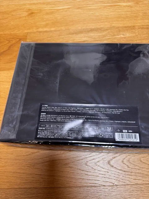 Đĩa Blu-ray buổi hòa nhạc Saitama của IZ*ONE