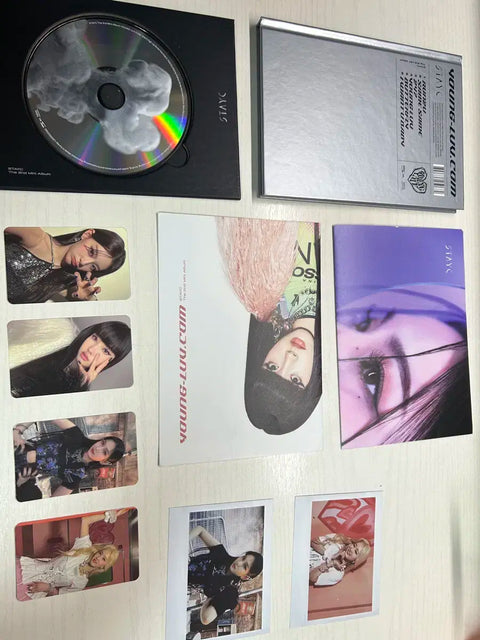 STAYC young-luv album
