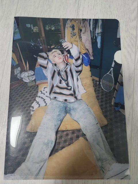 Seventeen S.Coups L-file L-holder