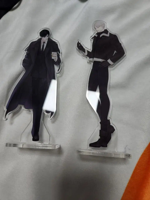 Acrylic stand of the man getting married