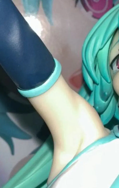 Bán figure Hatsune Miku, dù không được yêu thích, bạn vẫn ở đây vì tôi.