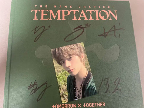 Album có chữ ký của TXT