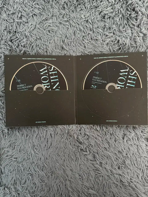 Chuyển đĩa Blu-ray buổi hòa nhạc Bạch Tuyết của SHINee