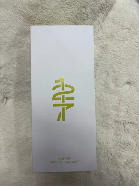 Selling NCT 127 light stick.