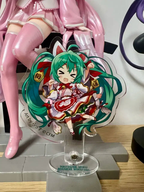 Đế Acrylic Miku Maneki Neko