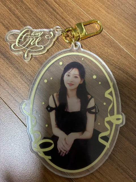 Kim Ji-won keyring
