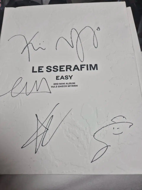 LE SSERAFIM Mini Album Vol. 3 CD có chữ ký