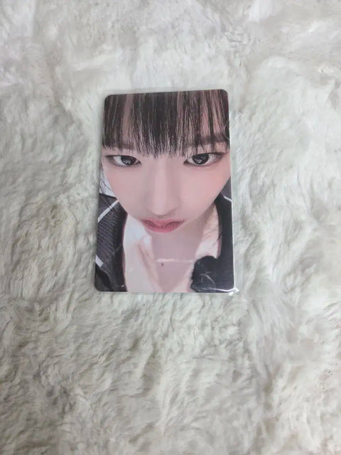 IVE Yujin Agung Bread Close-up Photocard