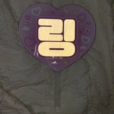 Boynextdoor Riiwoo Uchiwa để bán