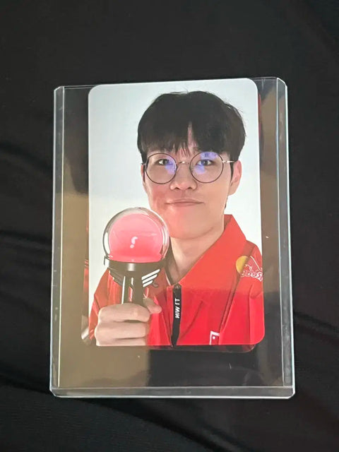 Selling T1 home ground owner photocard!