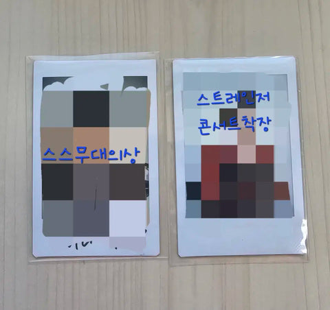 Bộ ảnh polaroid có chữ ký của ONF Wyatt Jae-young, gồm 2 tấm, được bán theo bộ.