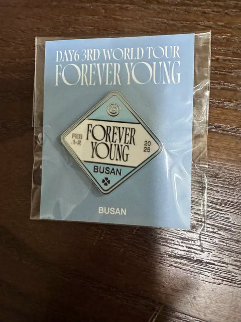 Huy hiệu DAY6 Forever Young Busan