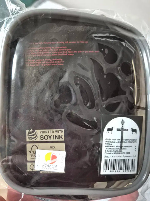 Bán túi đựng NMIXX Stick Out phiên bản giới hạn.