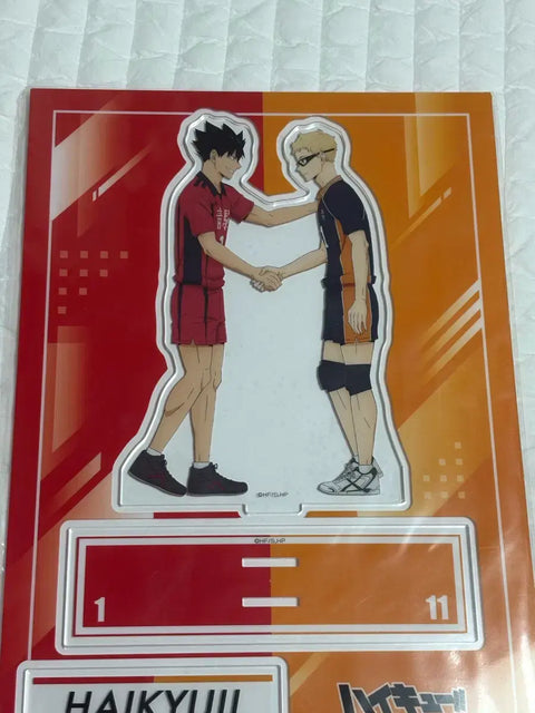 Đế Acrylic bắt tay Kuroo Tsukishima trong trận chiến thùng rác Haikyuu