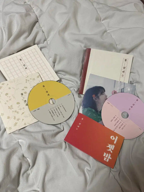 IU Flower Bookmark One, Two - Bộ sản phẩm