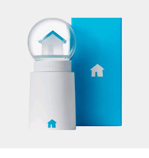 Selling BONEDO light stick.