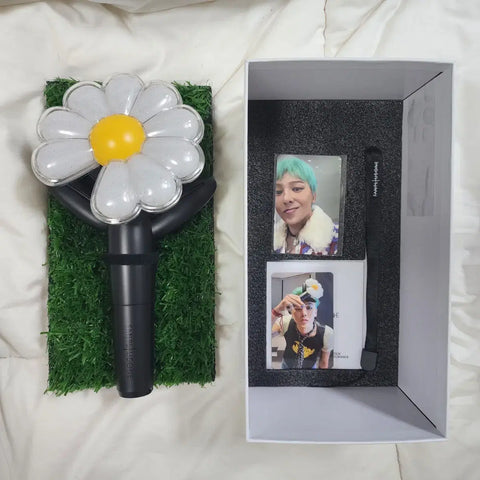 Gậy phát sáng Daisy Bong của G-Dragon, có hỗ trợ Bluetooth!