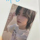 Thẻ ảnh Yeonjun trong album mở đầu Chaotic Wonderland của TXT kèm theo phần quà tặng của Beomgyu