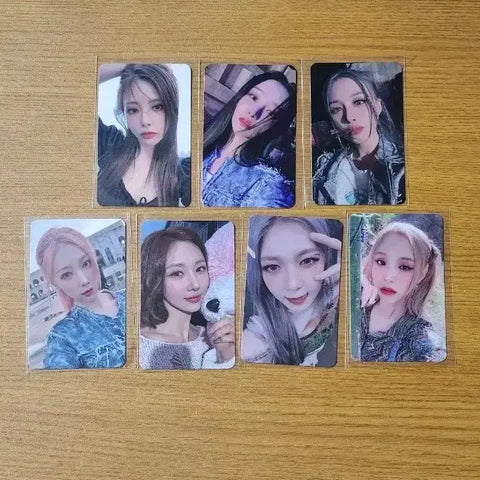 Bộ ảnh thẻ đặc biệt Dreamcatcher Bon Voyage Mini Record
