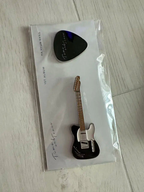 Ha Hyun-sang Official MD Metal Badge Set