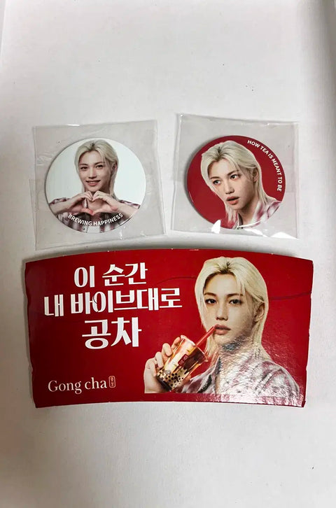 Huy hiệu Gong Cha Felix 2 loại + Giá đỡ cốc