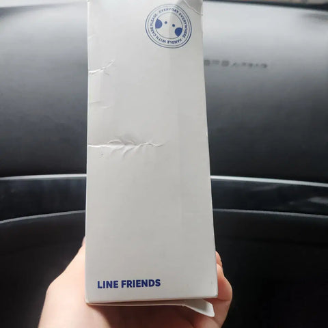 Búp bê thỏ NewJeans Hanni bị lỗi hộp đựng mic-key-bong