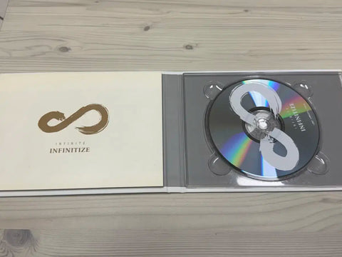 Album có chữ ký của Infinite Chaser