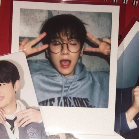 Last price drop ㅠㅠ!)) exo Baekhyun Season's Greetings polaroid