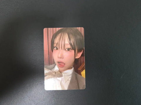 QWER Fake Idol Magenta Photocard