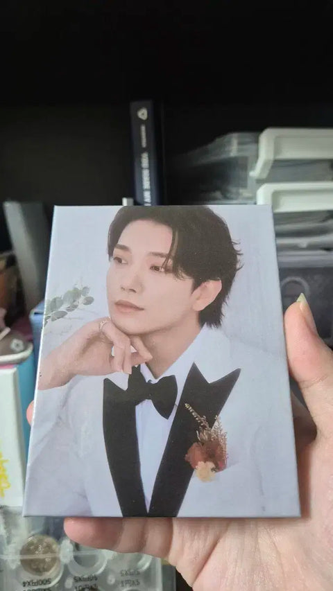 Selling Seventeen Caratland Joshua FML
