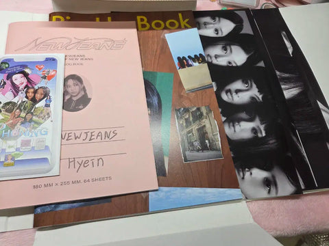 Bán gấp/Gói) Album Bluebook NewJeans phiên bản Hyein + Gói thẻ ảnh