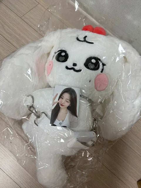 Túi ôm IVE có kèm thẻ ảnh Wonyoung