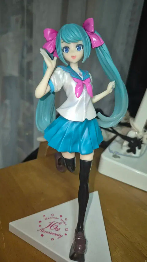 Vocaloid Hatsune Miku 16th Anniversary Pig Figure Student Pretty Girl