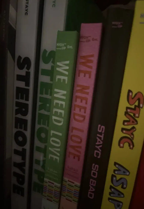 Selling STAYC albums, from So Bad to Teddy Bear, all together for a cheap price.