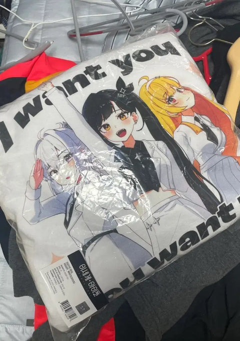 Selling Isegye Idol hoodie, white, XL.