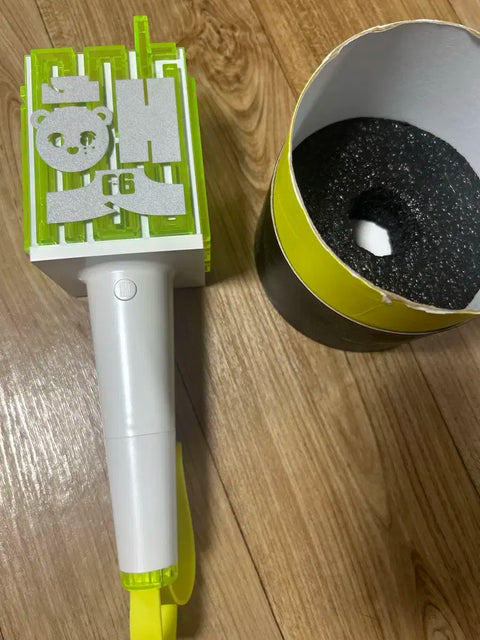 NCT Dream lightstick Meumeomwom (nickname for the lightstick) transfer Haechan Jaemin Jeno photocard