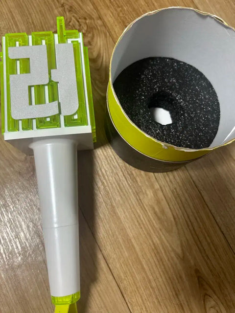 NCT Dream lightstick Meumeomwom (nickname for the lightstick) transfer Haechan Jaemin Jeno photocard