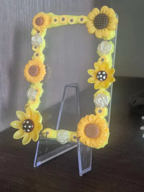 Handmade sunflower "top-kkude" (deco-toploader) for fangirling/fanboying for sale.