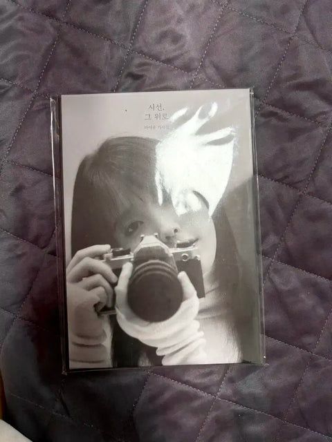 IU The Moment Exhibition Lyrics Book Including Photocard