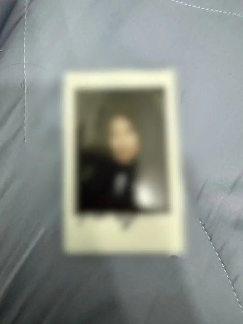 Kim Min-joo Signed Polaroid, Snow Flower Stage Greeting