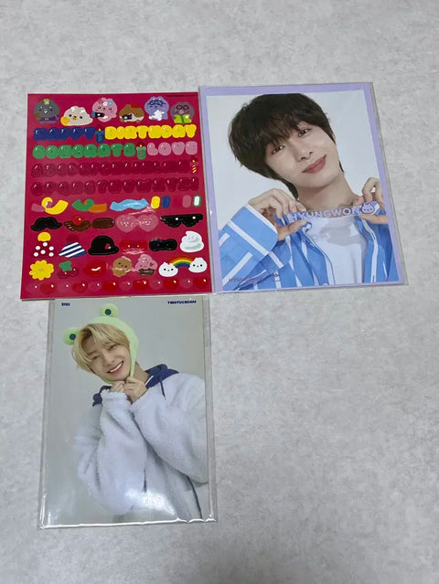 Selling Monsta X Hyungwon's Two-턱곰 poster.