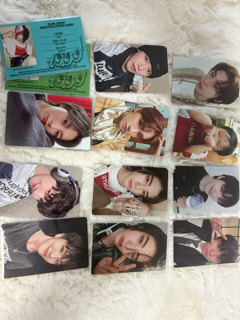 Selling Bvndit unboxing albums/goods.