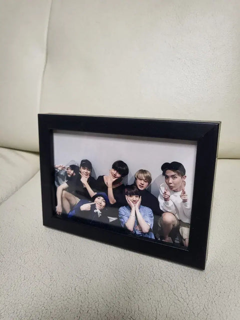Khung ảnh nhóm BTS