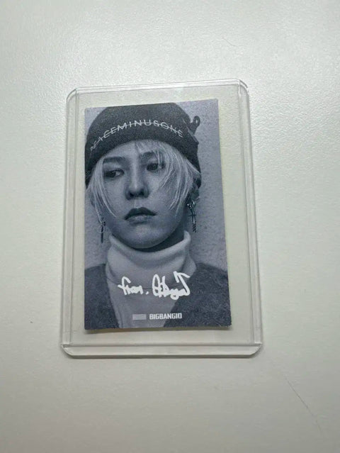 G-Dragon Limited Edition Sticker (Lots of freebies included~)