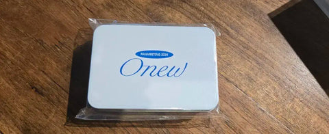 SHINee Onew GUESS Fan Meeting Acrylic Keyring Tin Case Set Unopened Transfer