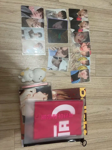 EXO Baekhyun photocard, light stick + freebies bundle
