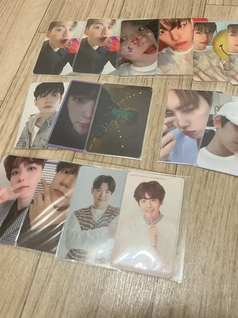 EXO Baekhyun photocard, light stick + freebies bundle