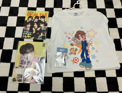 Rise Sungchan T-shirt Keyring Hug MD